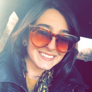 Meet your Posher, Melanie